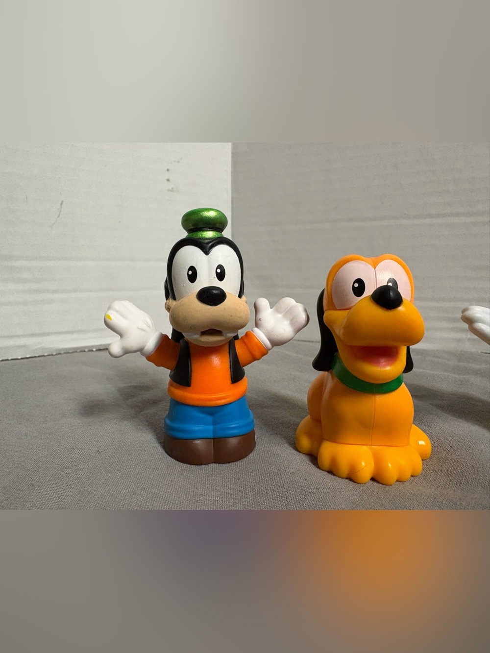 Disney Little People – Donald, Daisy, Minnie, Mickey, Goofy & Pluto - Picture 4 of 6